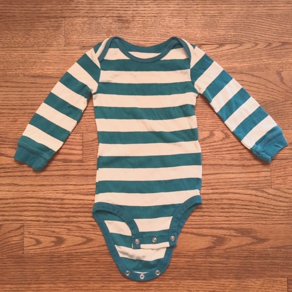 4 Carter's Onesie Bundle, GUC - Picture 2 of 7